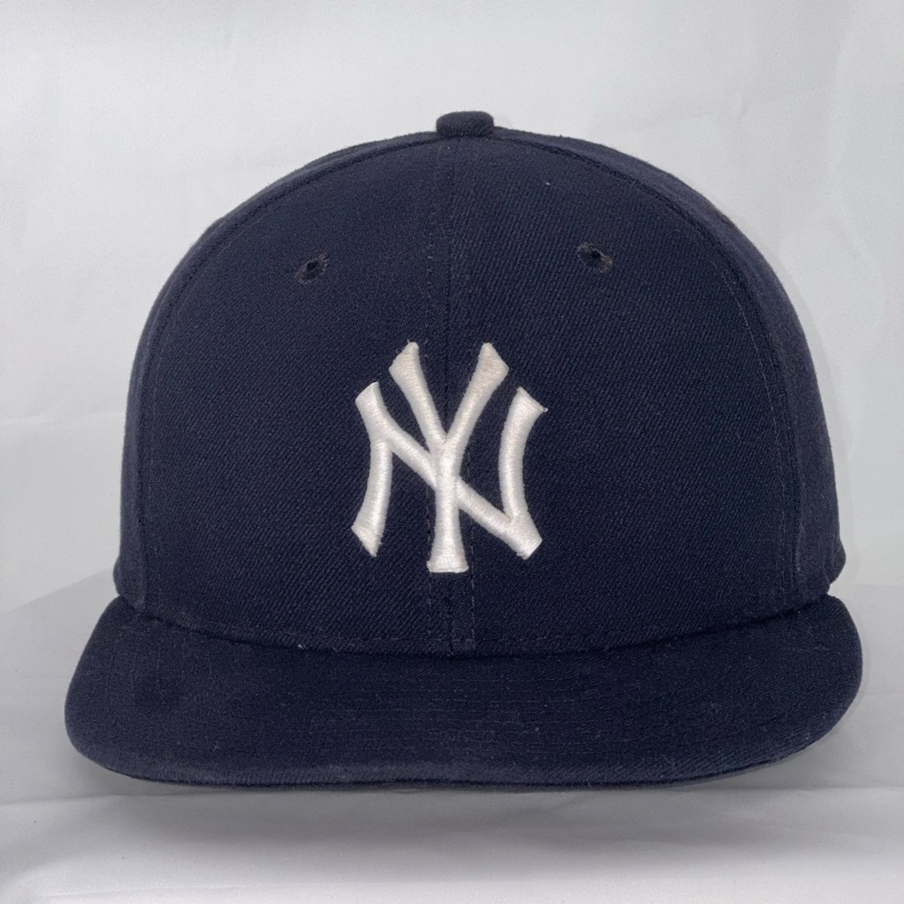 Navy Blue Fitted 7 1/8 Yankee Cap 59Fifty New Era